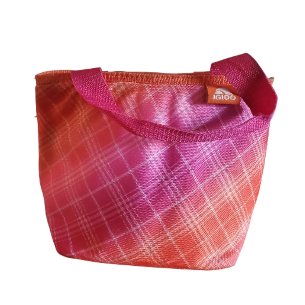 The Igloo Insulated Lunch Tote is a stylish and practical cooling bag designed f